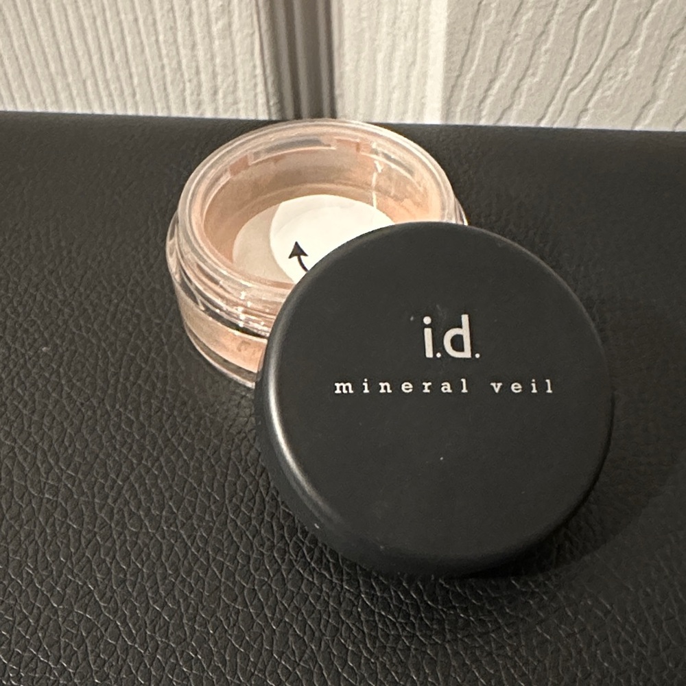 Tinted Mineral Veil Loose Powder - Translucent